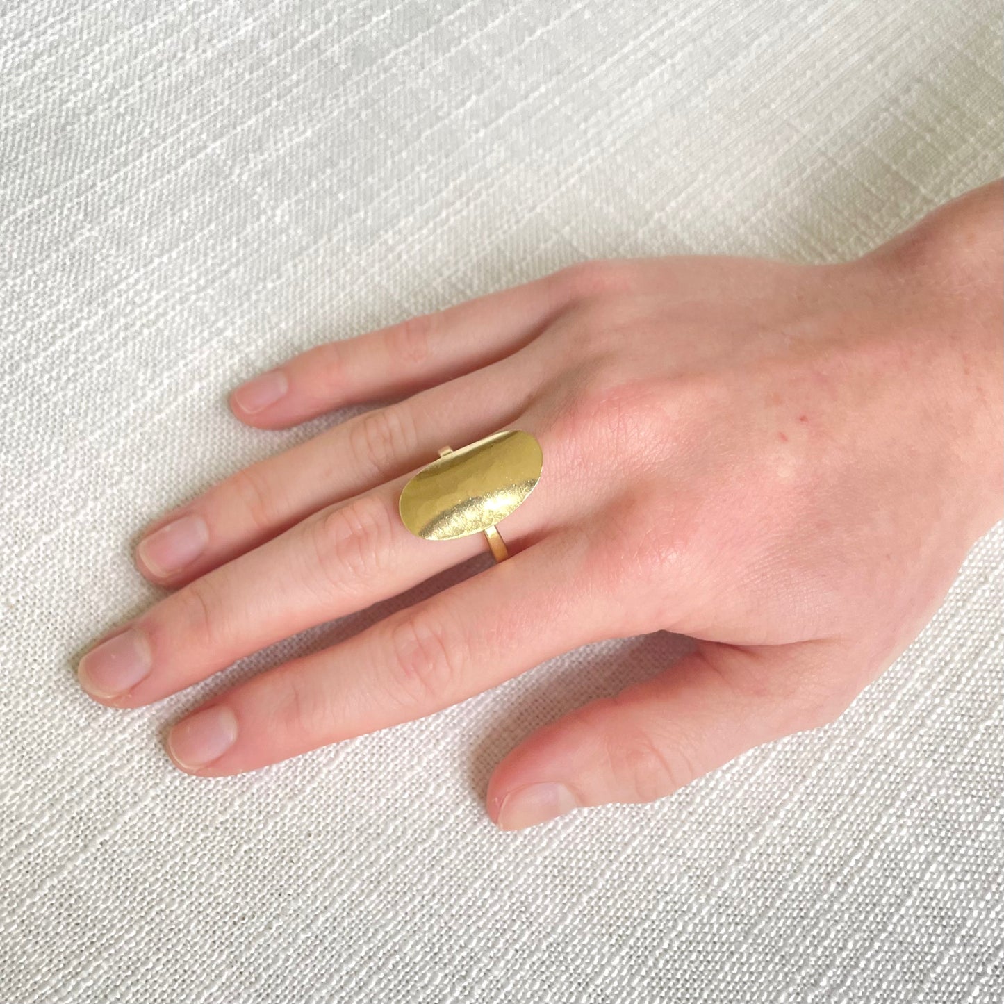 Fleur Oval Ring